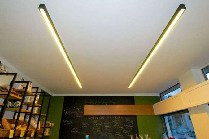 arredamento negozi alimentari panetteria la casa del pane quarona (5)